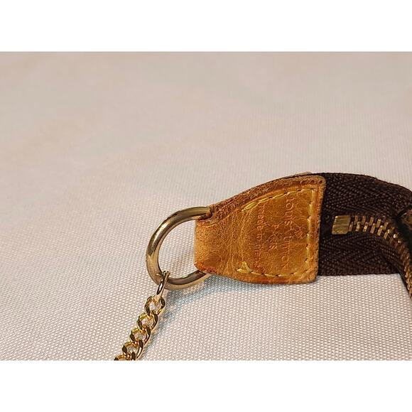 Louis Vuitton Pochette Accessoires Monogram Canvas Shoulder Bag LV Gold Strap - Picture 9 of 14